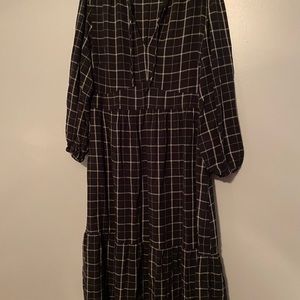 Old Navy black white long sleeved midi dress XL